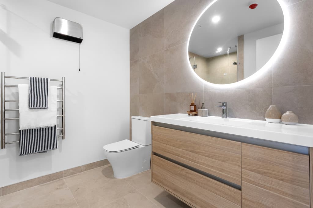 Two-bedroom apartment tiling Gloucester Green